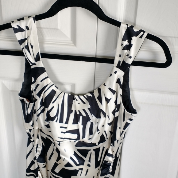 Women's black and white dress - Picture 3 of 6